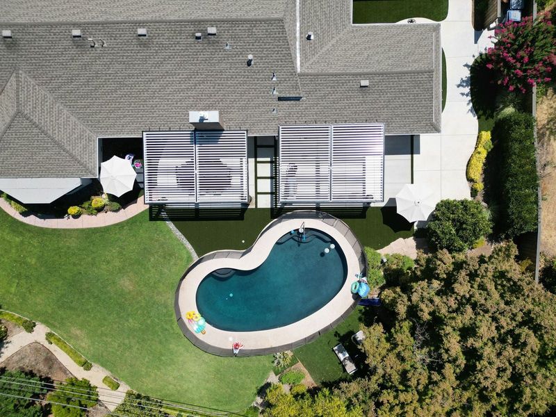 Courtney Residence gallery photo 3