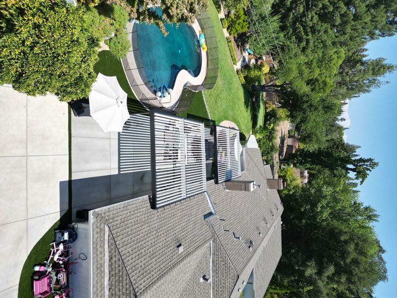 Courtney Residence gallery photo 4
